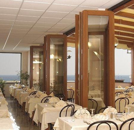 ואראצה Hotel Ideale מראה חיצוני תמונה