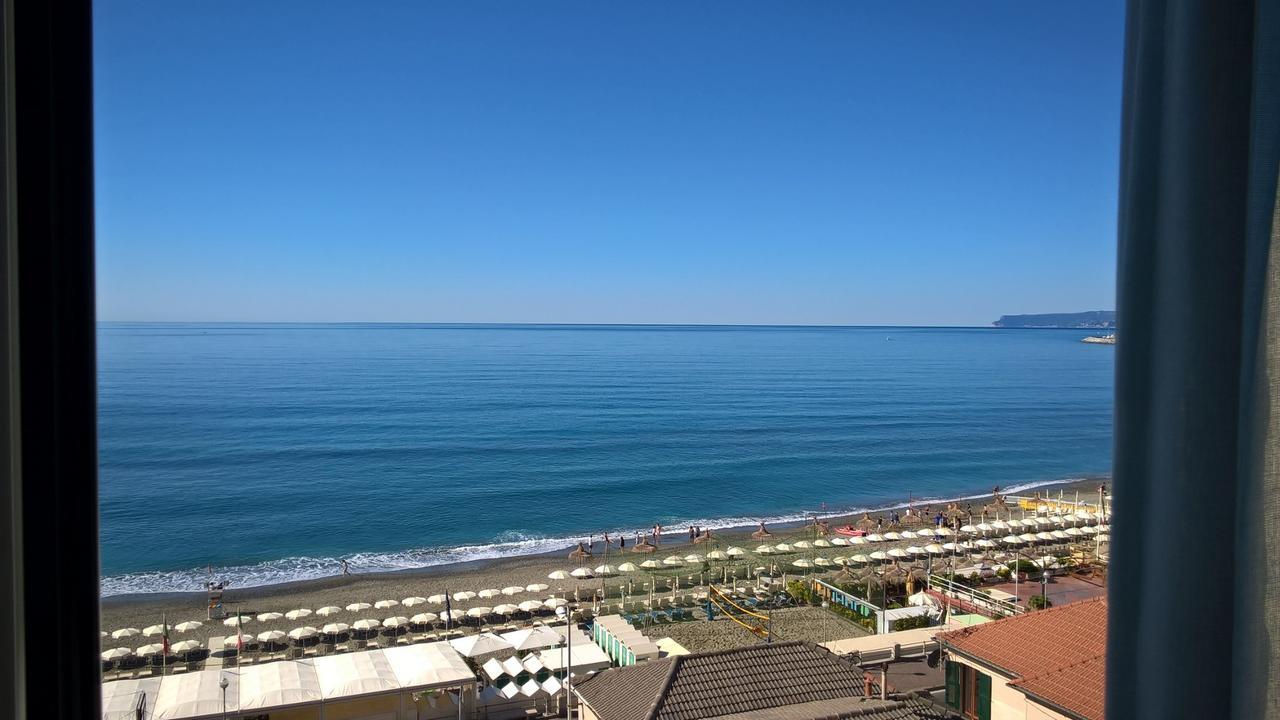 ואראצה Hotel Ideale מראה חיצוני תמונה